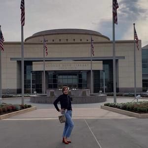 Meet your Posher, Dina